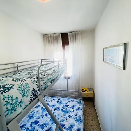 Apartamento Comfy Seafront Apartment-beahost
