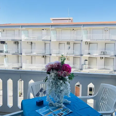 Comfy Seafront Apartment-beahost Apartamento *